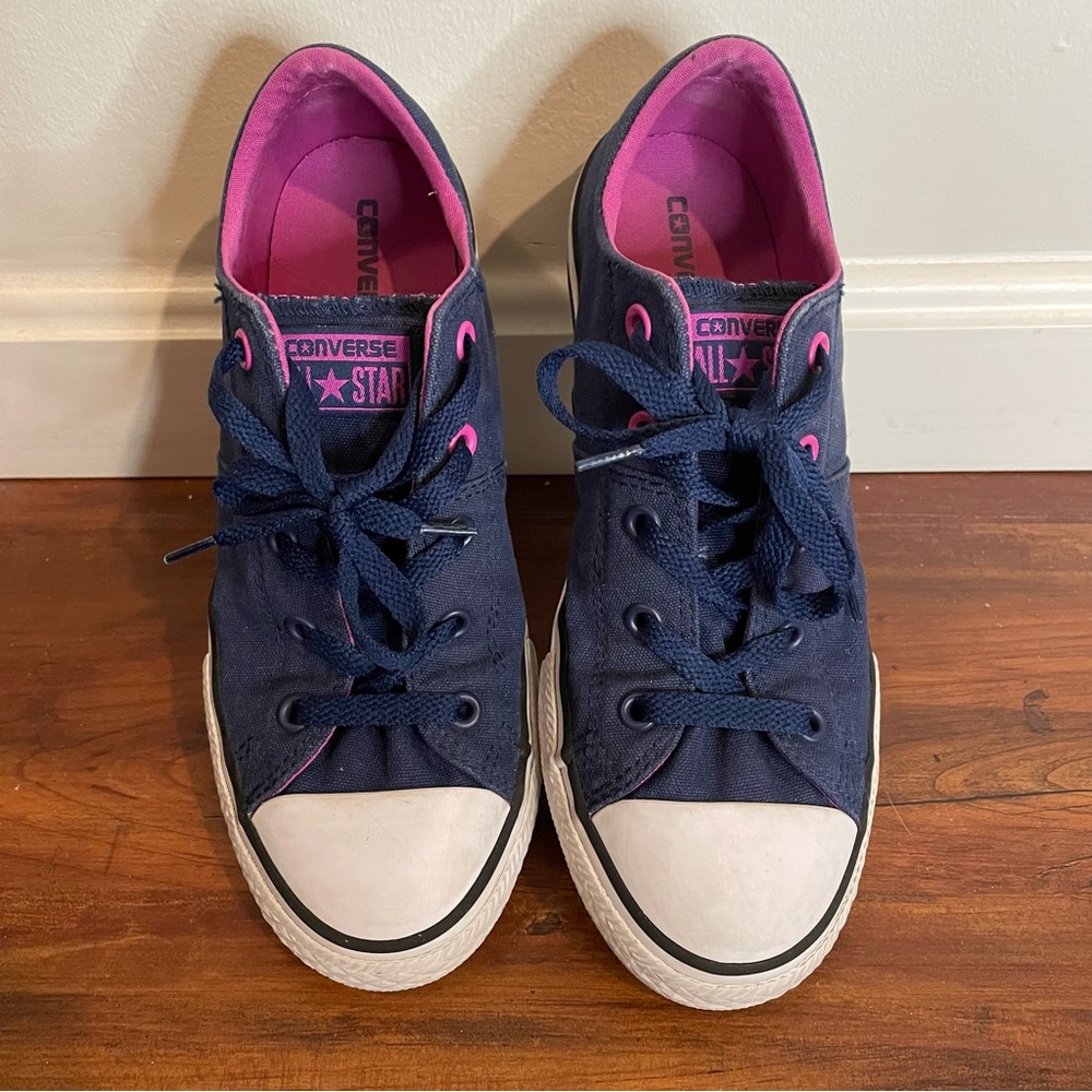Converse All Star Navy Purple Tennis Shoes Sneakers with Padded Tongue Sz 4 W 7